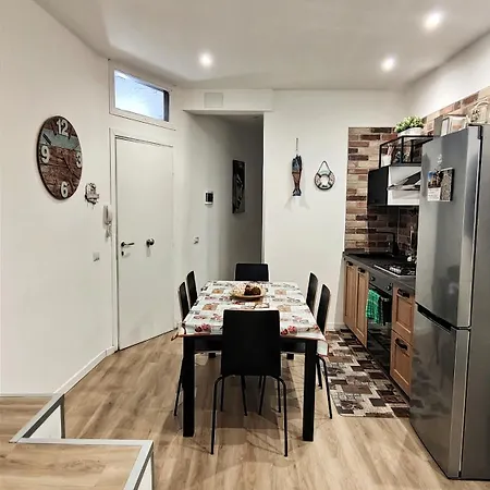 Antoinette Maison Apartment